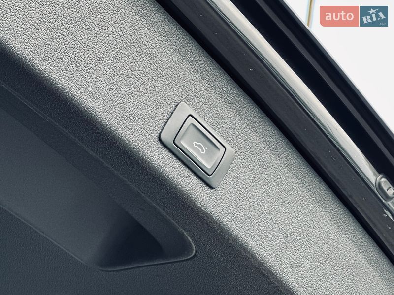 Внедорожник / Кроссовер Audi SQ5 2014 в Кременчуге