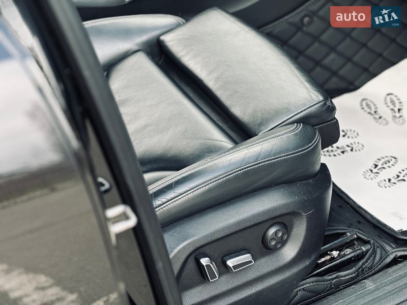 Внедорожник / Кроссовер Audi SQ5 2014 в Кременчуге