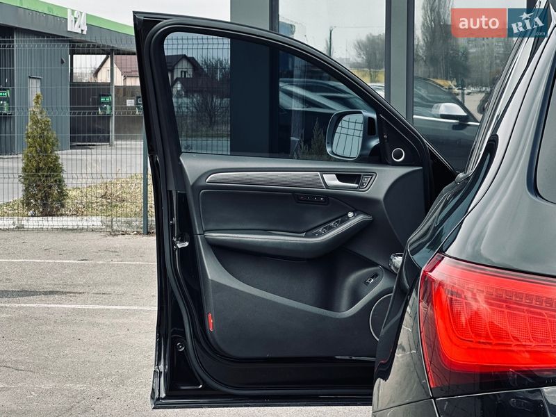 Внедорожник / Кроссовер Audi SQ5 2014 в Кременчуге