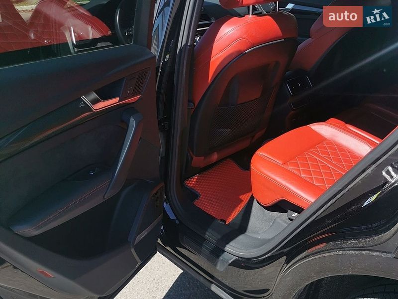 Внедорожник / Кроссовер Audi SQ5 2019 в Киеве