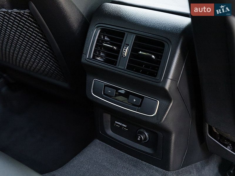 Позашляховик / Кросовер Audi SQ5 2021 в Дніпрі