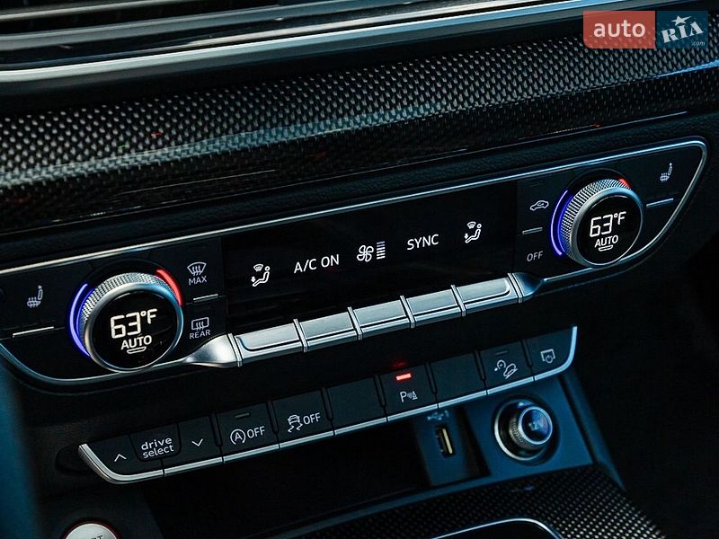 Позашляховик / Кросовер Audi SQ5 2021 в Дніпрі