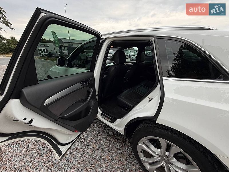 Внедорожник / Кроссовер Audi SQ5 2015 в Стрые