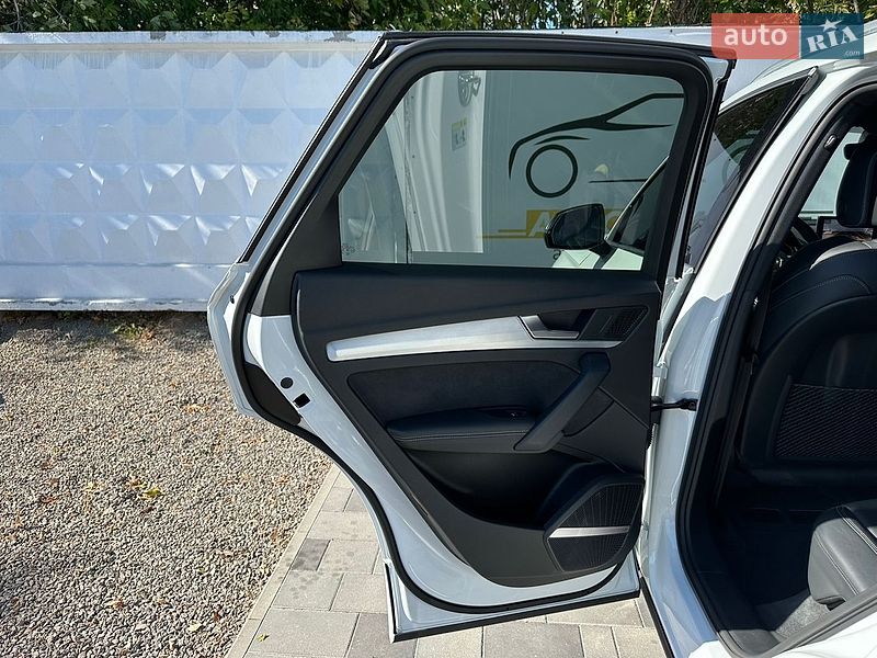 Позашляховик / Кросовер Audi SQ5 2020 в Києві