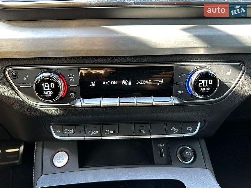 Позашляховик / Кросовер Audi SQ5 2020 в Києві