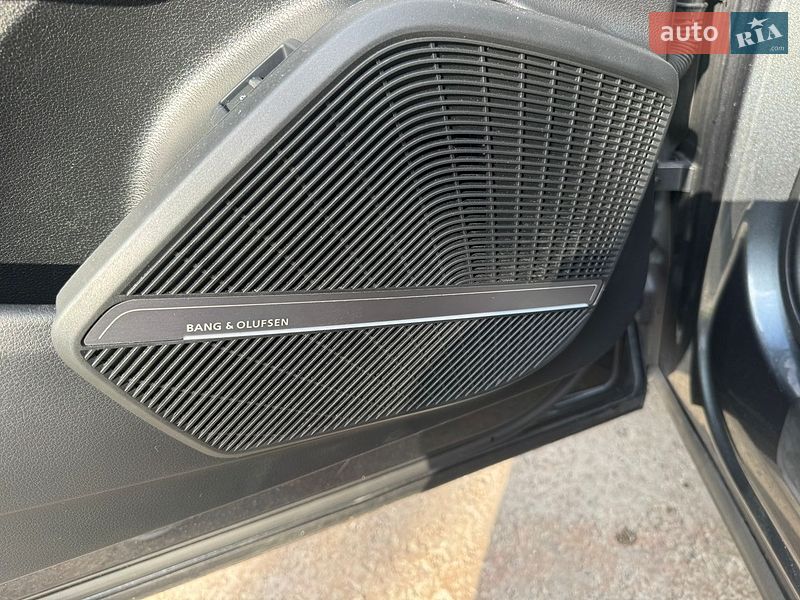 Позашляховик / Кросовер Audi SQ5 2023 в Стрию