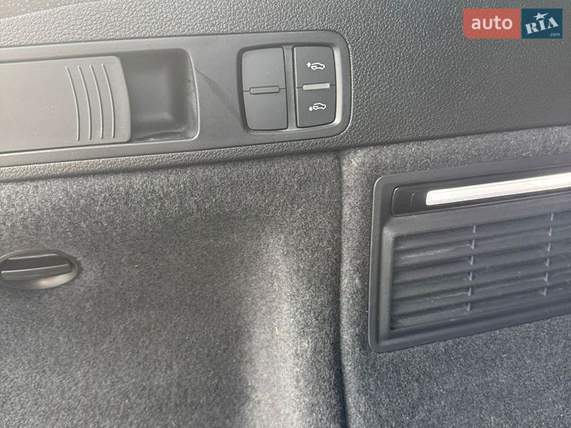 Позашляховик / Кросовер Audi SQ5 2023 в Стрию