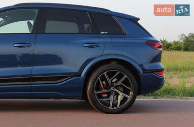 Внедорожник / Кроссовер Audi SQ6 e-tron 2024 в 