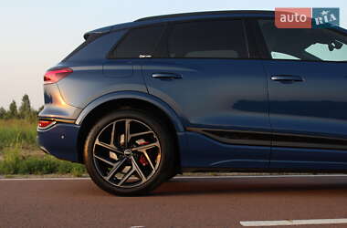 Внедорожник / Кроссовер Audi SQ6 e-tron 2024 в 