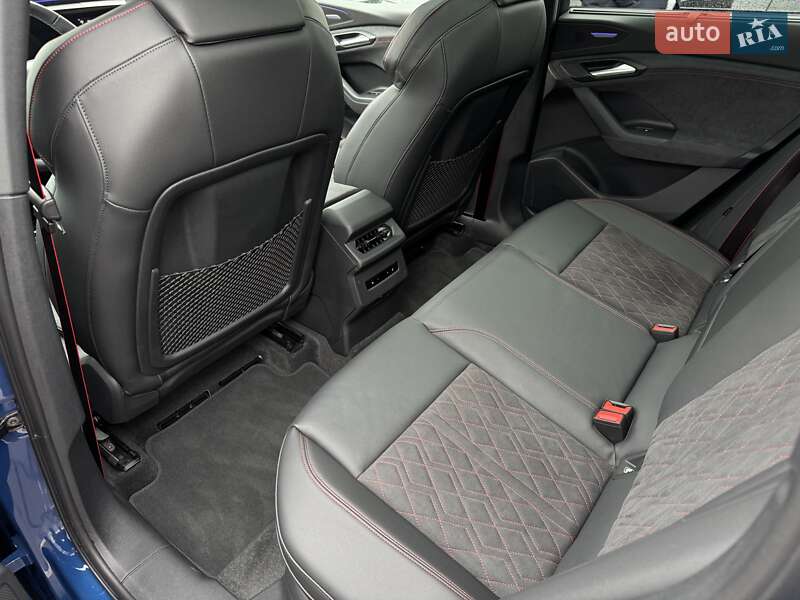 Позашляховик / Кросовер Audi SQ6 Sportback e-tron 2024 в Чернівцях