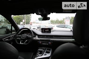 Внедорожник / Кроссовер Audi SQ7 2017 в 