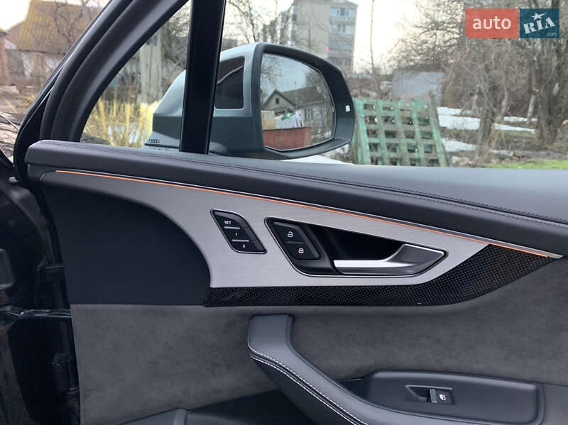Внедорожник / Кроссовер Audi SQ7 2016 в Яготине фото 31 Внедорожник / Кроссовер Audi SQ7 2016 в Яготине