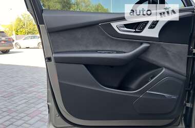 Внедорожник / Кроссовер Audi SQ7 2016 в 