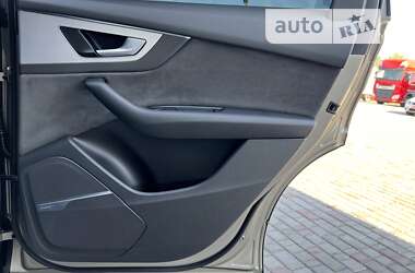 Внедорожник / Кроссовер Audi SQ7 2016 в 