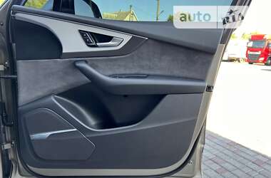 Внедорожник / Кроссовер Audi SQ7 2016 в 