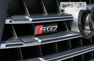 Внедорожник / Кроссовер Audi SQ7 2016 в 