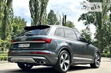 Внедорожник / Кроссовер Audi SQ7 2021 в 