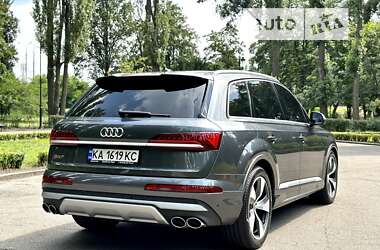 Внедорожник / Кроссовер Audi SQ7 2021 в 
