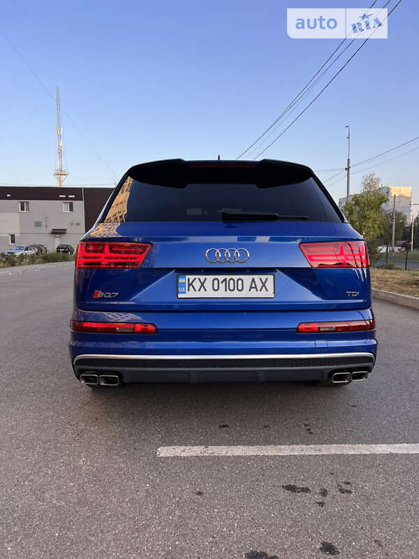 Позашляховик / Кросовер Audi SQ7 2017 в Києві