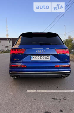 Внедорожник / Кроссовер Audi SQ7 2017 в 