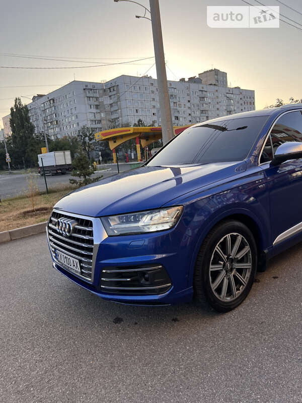 Позашляховик / Кросовер Audi SQ7 2017 в Києві