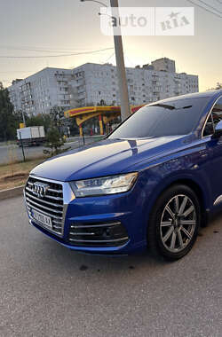 Внедорожник / Кроссовер Audi SQ7 2017 в 
