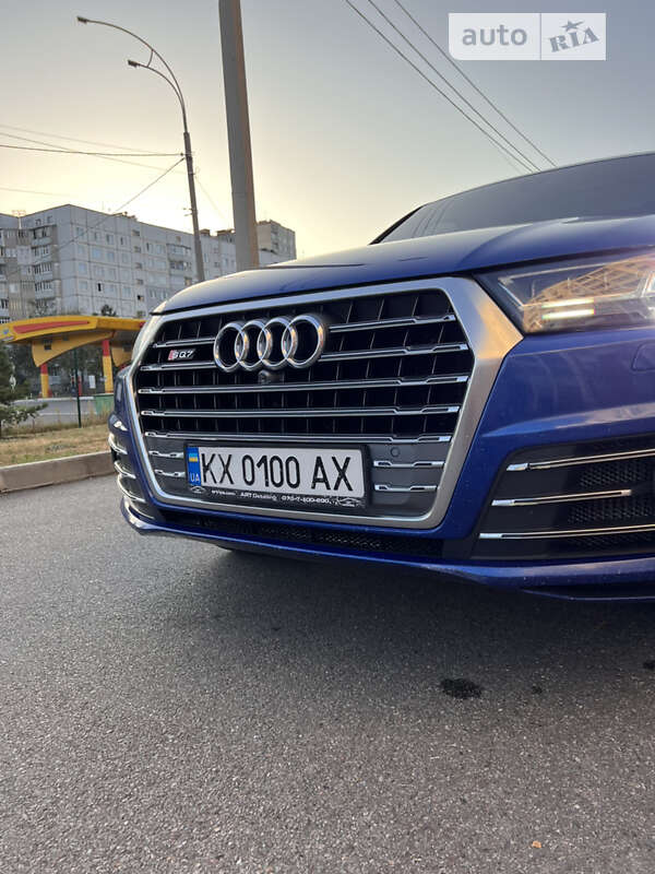 Позашляховик / Кросовер Audi SQ7 2017 в Києві