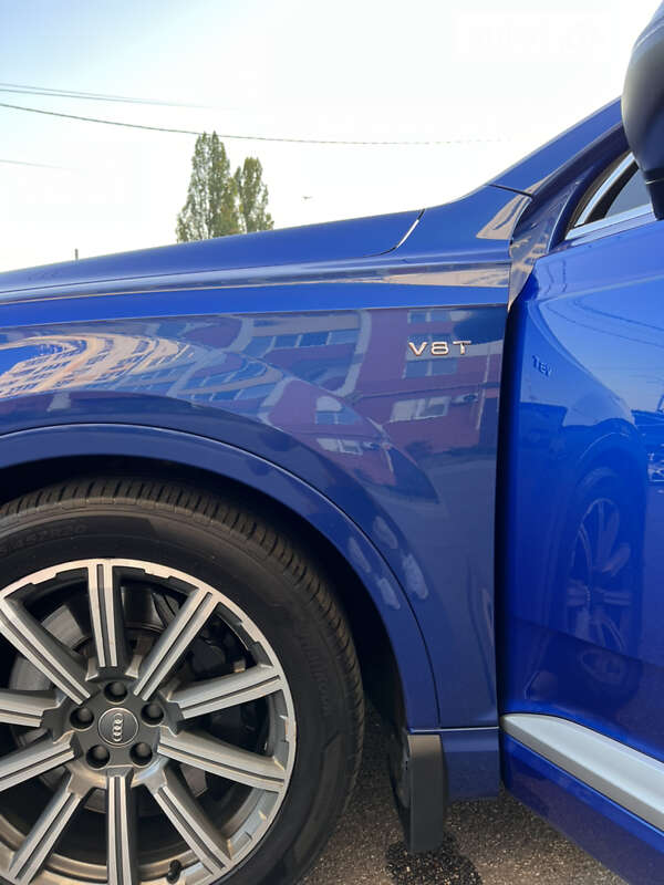 Позашляховик / Кросовер Audi SQ7 2017 в Києві