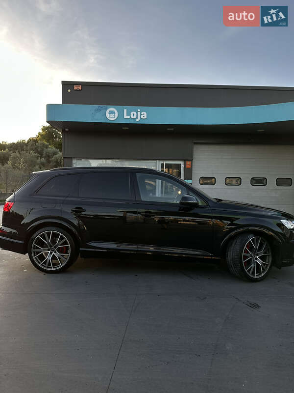 Внедорожник / Кроссовер Audi SQ7 2018 в Луцке