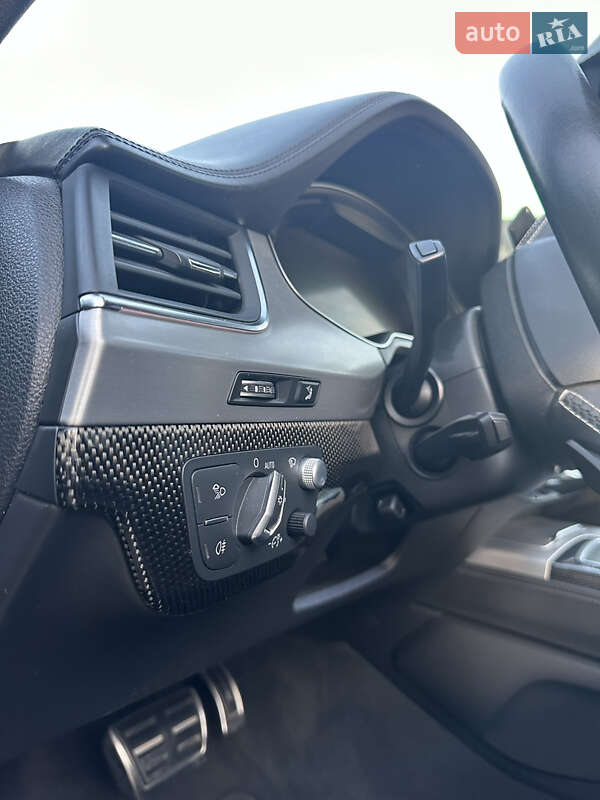 Внедорожник / Кроссовер Audi SQ7 2018 в Луцке