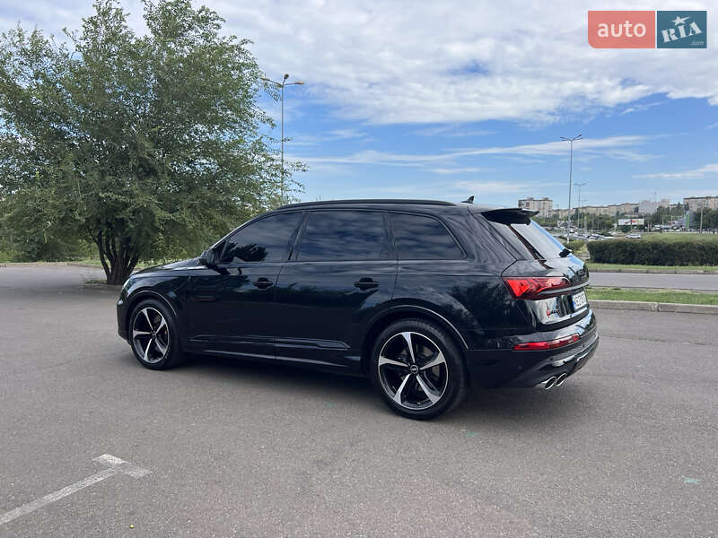 Внедорожник / Кроссовер Audi SQ7 2021 в Кривом Роге фото 14 Внедорожник / Кроссовер Audi SQ7 2021 в Кривом Роге