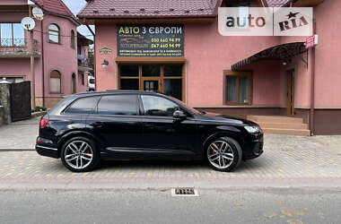 Позашляховик / Кросовер Audi SQ7 2018 в Сваляві