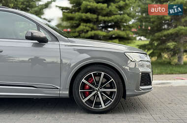 Внедорожник / Кроссовер Audi SQ7 2022 в 