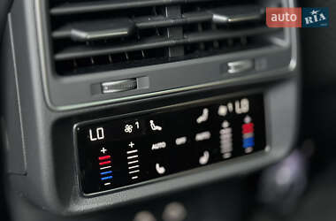 Внедорожник / Кроссовер Audi SQ7 2022 в 