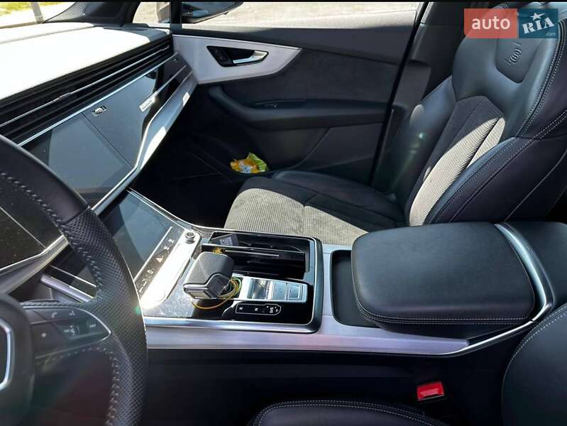 Внедорожник / Кроссовер Audi SQ7 2020 в Днепре