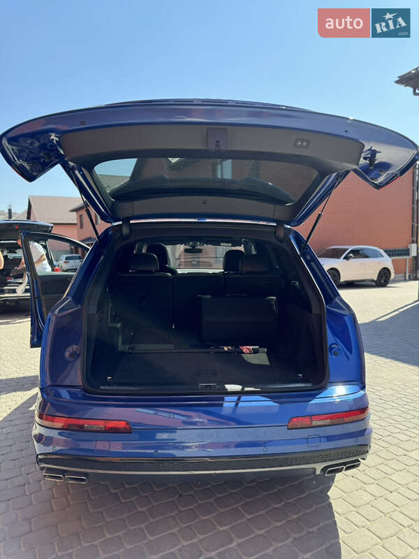 Внедорожник / Кроссовер Audi SQ7 2017 в Виннице