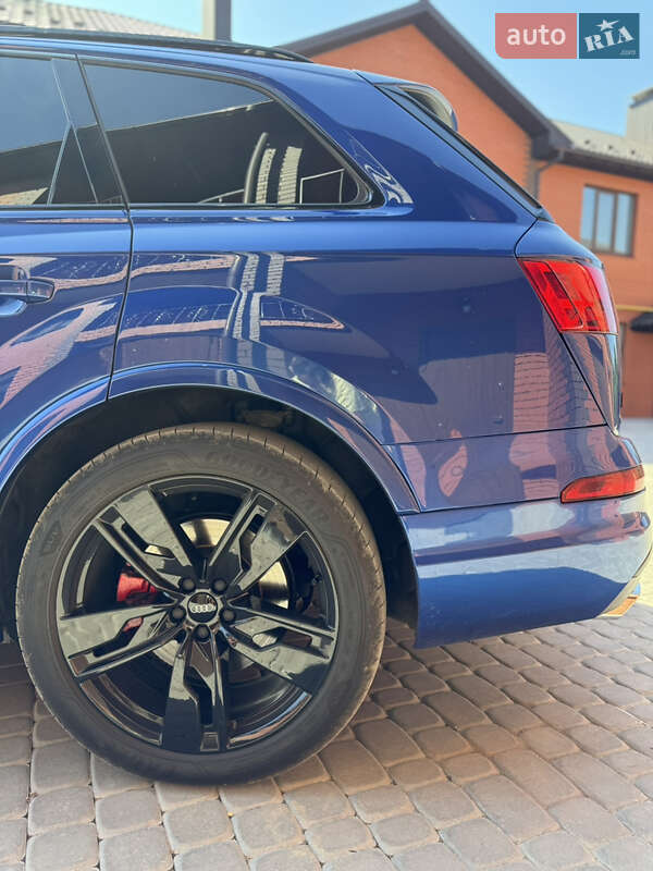 Внедорожник / Кроссовер Audi SQ7 2017 в Виннице