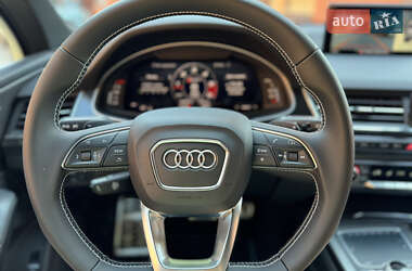 Внедорожник / Кроссовер Audi SQ7 2017 в 