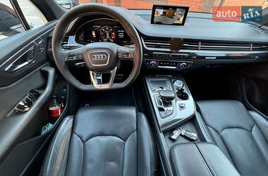 Внедорожник / Кроссовер Audi SQ7 2017 в 