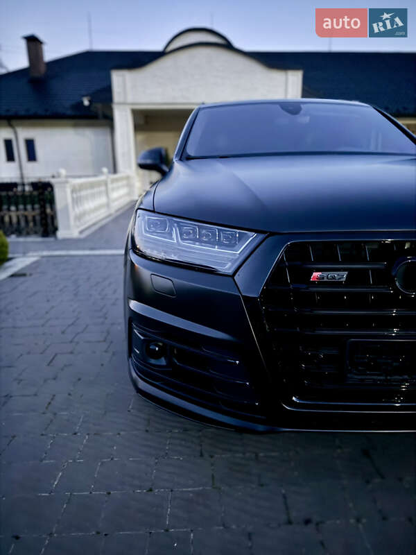 Внедорожник / Кроссовер Audi SQ7 2017 в Мукачево