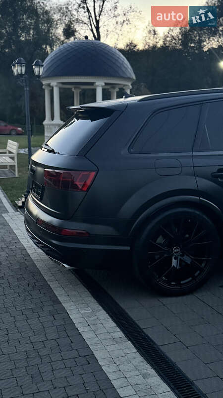 Внедорожник / Кроссовер Audi SQ7 2017 в Мукачево