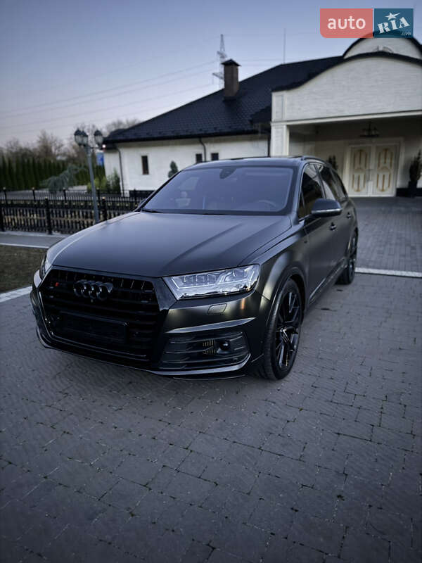 Внедорожник / Кроссовер Audi SQ7 2017 в Мукачево