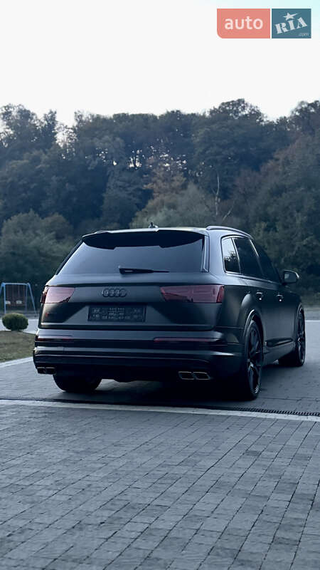 Внедорожник / Кроссовер Audi SQ7 2017 в Мукачево
