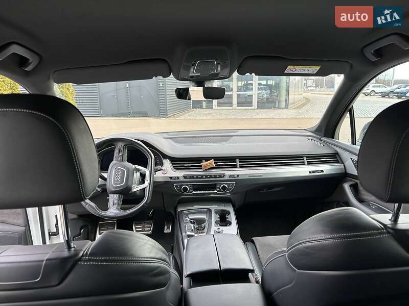 Внедорожник / Кроссовер Audi SQ7 2017 в Киеве