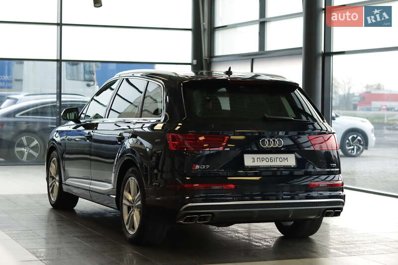 Внедорожник / Кроссовер Audi SQ7 2017 в Ужгороде