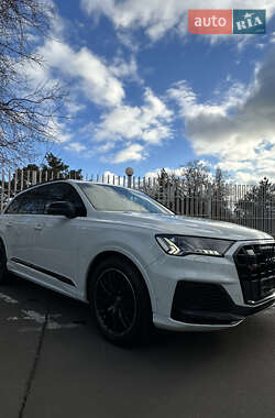 Внедорожник / Кроссовер Audi SQ7 2021 в 