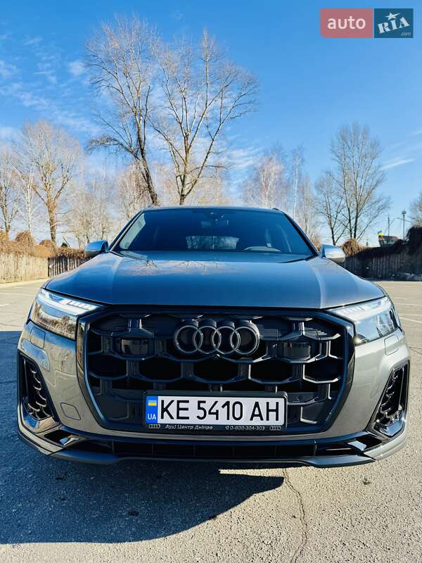 Внедорожник / Кроссовер Audi SQ7 2024 в Днепре