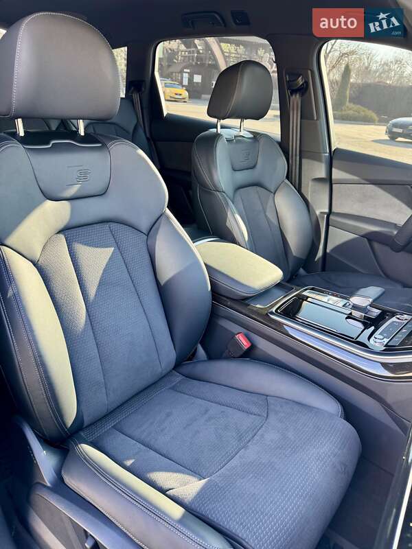 Внедорожник / Кроссовер Audi SQ7 2024 в Днепре