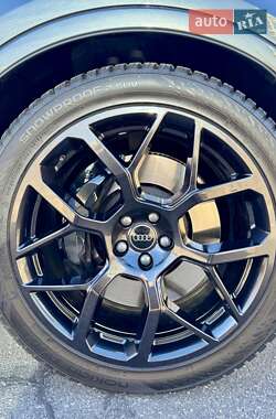Внедорожник / Кроссовер Audi SQ7 2024 в 