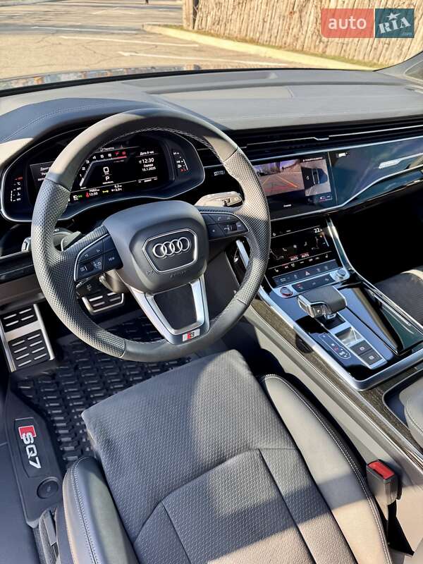 Внедорожник / Кроссовер Audi SQ7 2024 в Днепре